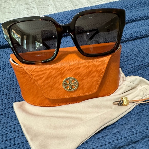 Tory Burch sunglasses - Picture 1 of 6